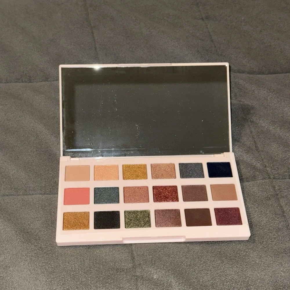 CIATE‎ LONDON The Editor Palette New England 18 Shade Eyeshadow Palette NIB